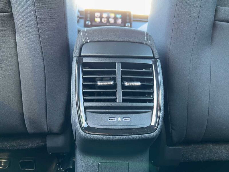 SKODA Kamiq 1.0 TSI Selection LED PDC Matrix Kamera