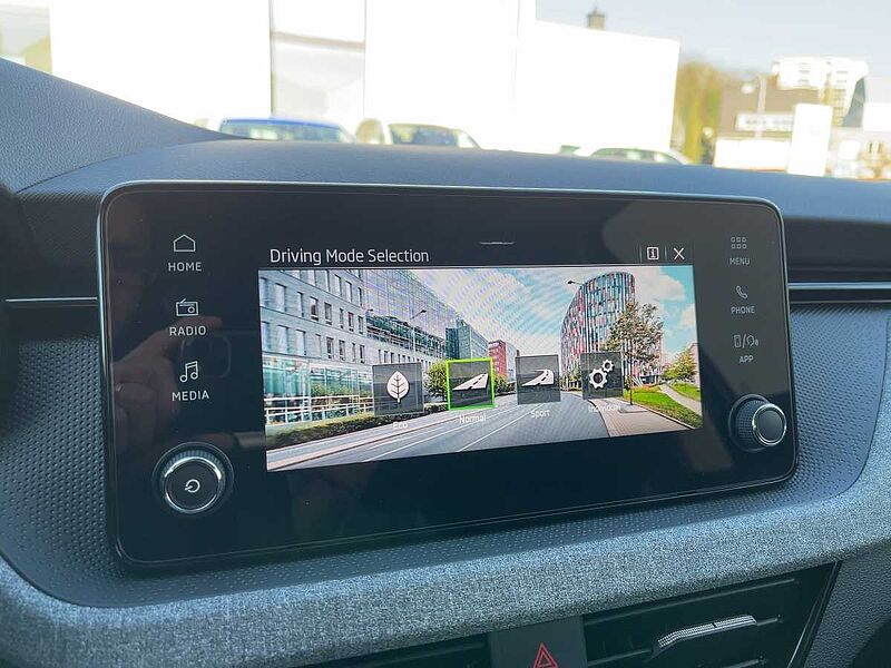 SKODA Kamiq 1.0 TSI Selection LED PDC Matrix Kamera