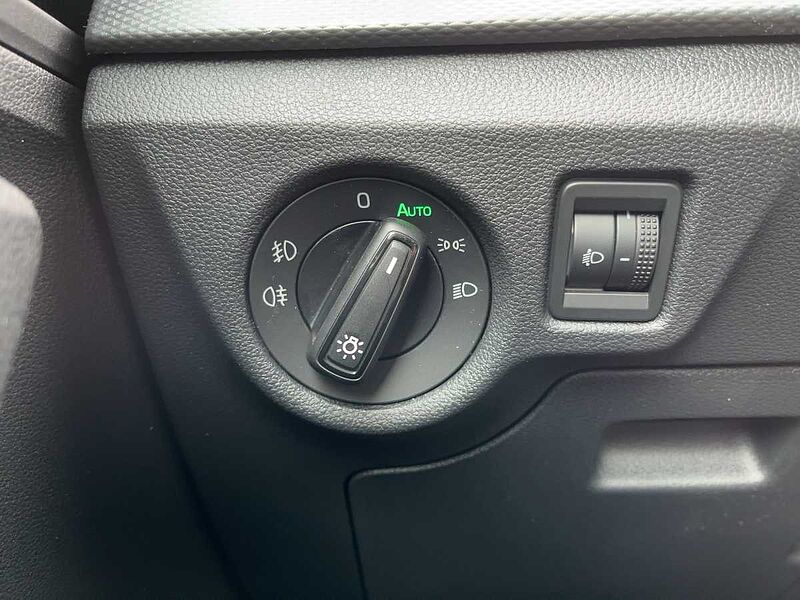 SKODA Kamiq 1.0 TSI Essence LED PDC