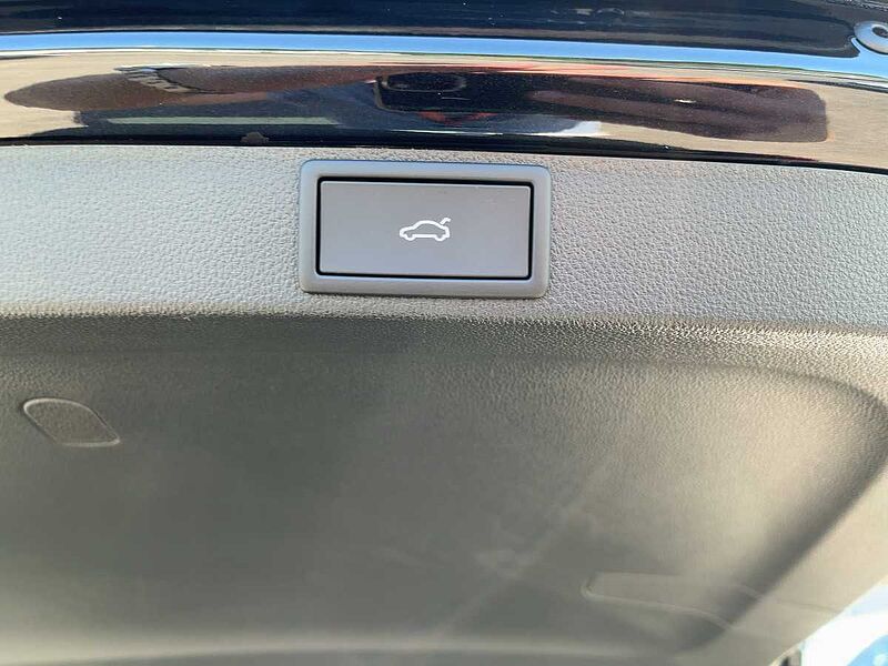 SKODA Octavia Combi 2.0 TDI W Sportline ACC Navi LED