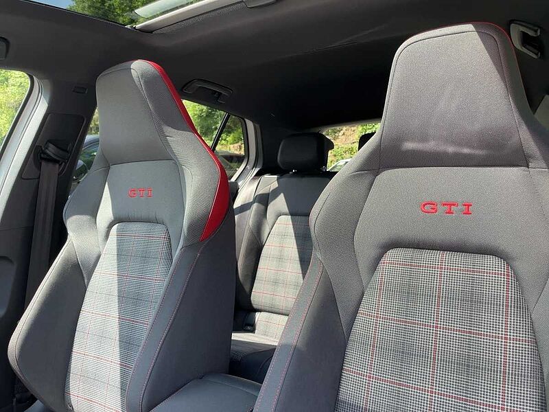 Volkswagen Golf VIII 2.0 TSI W GTI Navi ACC Virt CarPlay