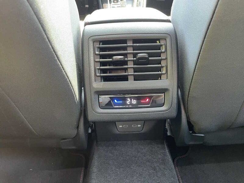 Volkswagen Golf VIII 2.0 TSI W GTI Navi ACC Virt CarPlay