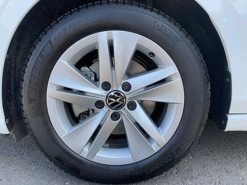 Volkswagen Golf VIII Variant 1.5 eTSI W Life AHK ACC Virt