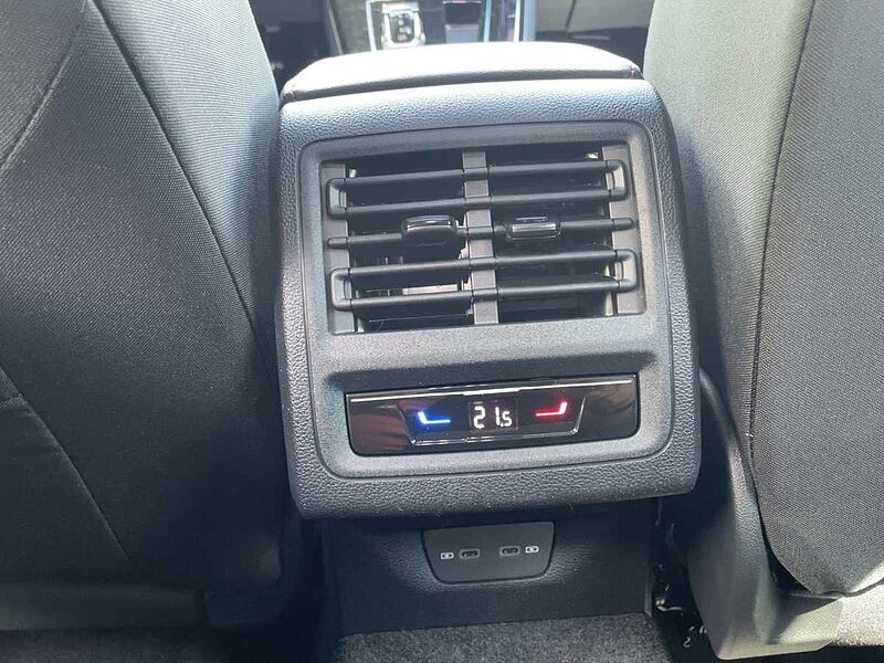 Volkswagen Golf VIII 2.0 TSI W GTI Navi ACC Virt CarPlay