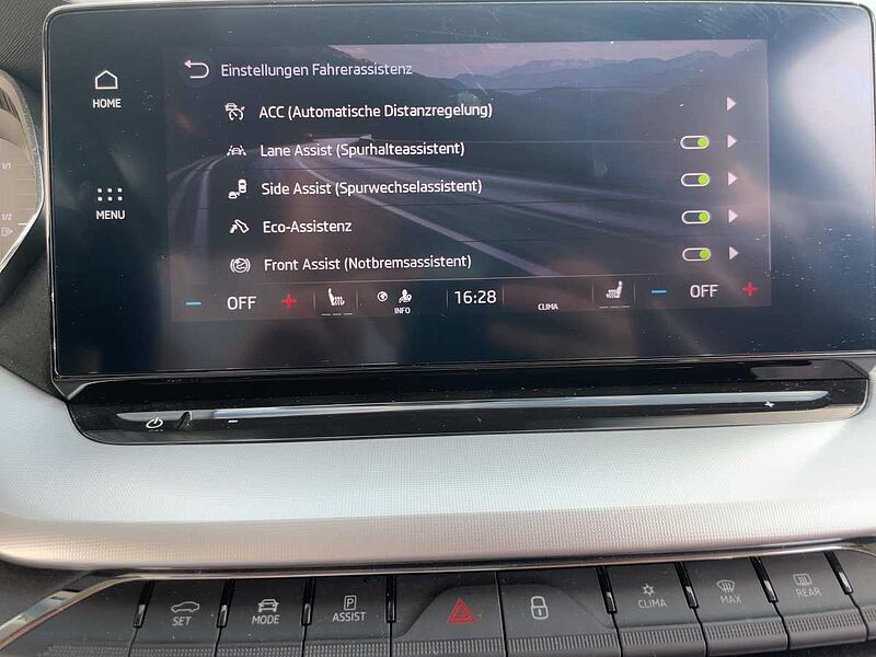 SKODA Octavia Combi 1.5 TSI ACT First Edition Navi