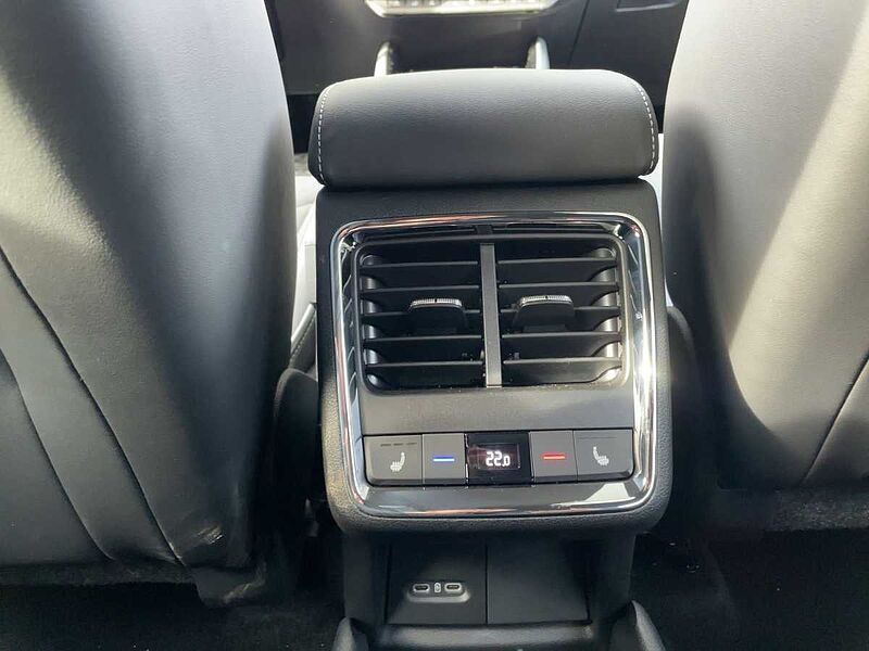 SKODA Enyaq 85 Sportline AHK Navi ACC Virt LED PDC