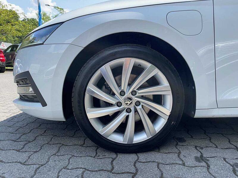 SKODA Octavia Combi 1.4 TSI Style iV CarPlay Hyb. ACC