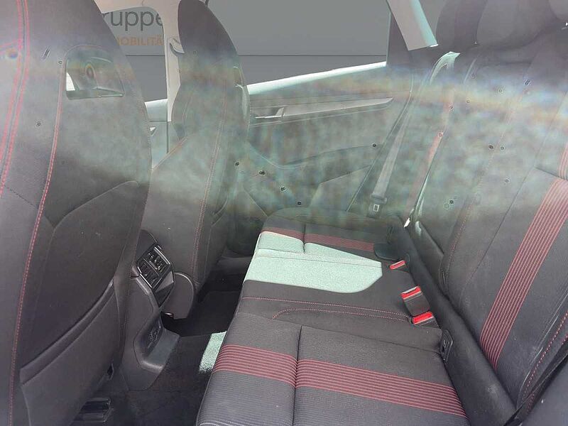 SKODA Karoq 2.0 TDI Style CarPlay ACC AHK LED Navi PDC