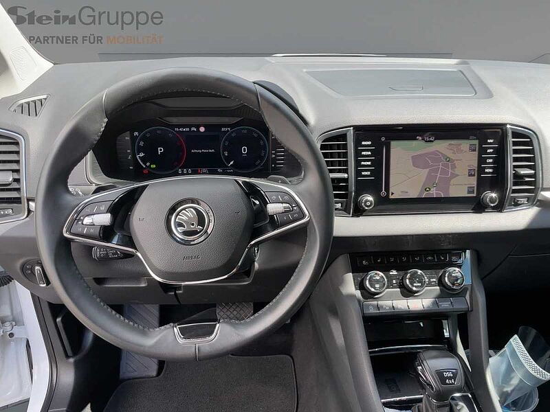 SKODA Karoq 2.0 TDI Style CarPlay ACC AHK LED Navi PDC