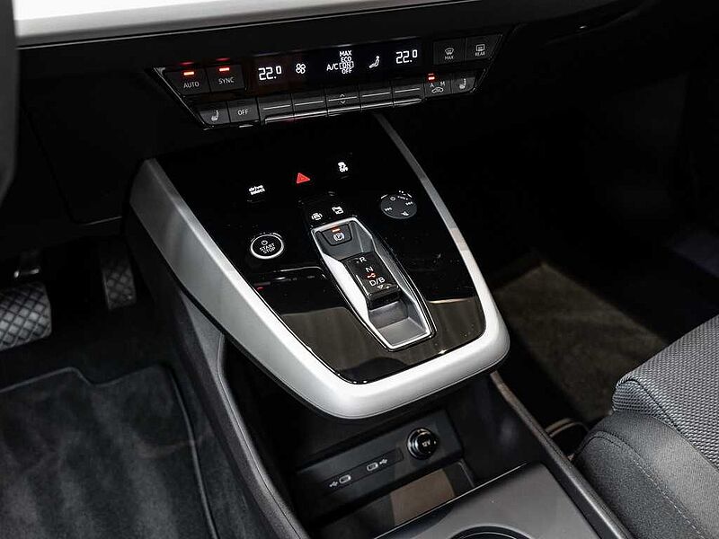 Audi Q4 Sportback 40 e-tron basis ACC STH MATRIX LM 40 basis