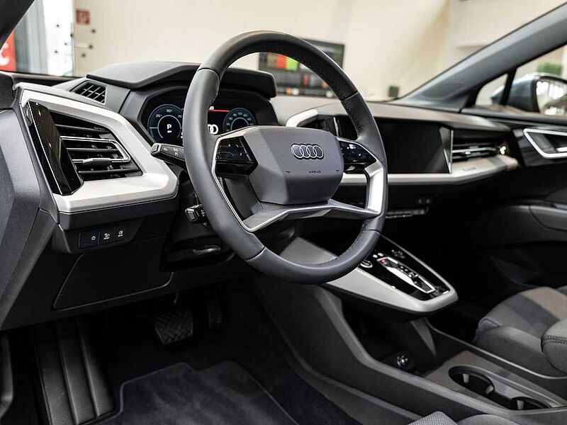 Audi Q4 Sportback 40 e-tron basis ACC STH MATRIX LM 40 basis