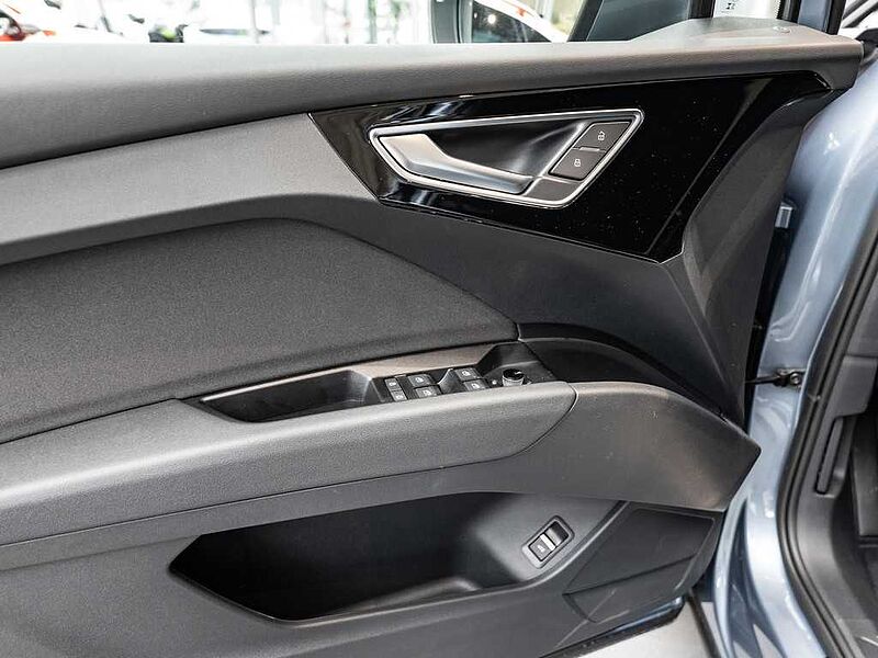 Audi Q4 Sportback 40 e-tron basis ACC STH MATRIX LM 40 basis