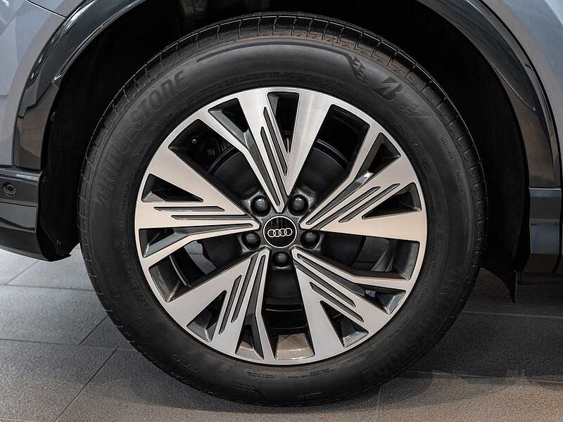 Audi Q4 Sportback 40 e-tron basis ACC STH MATRIX LM 40 basis