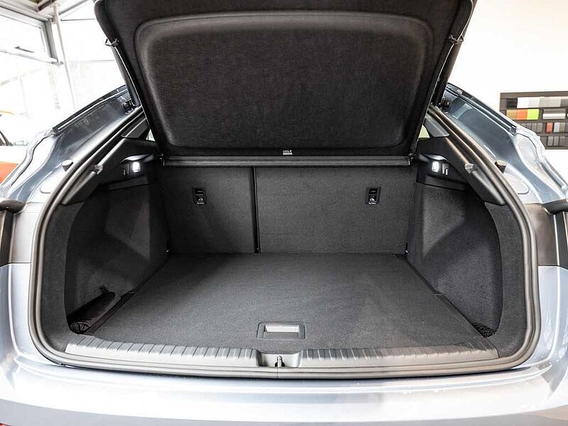 Audi Q4 Sportback 40 e-tron basis ACC STH MATRIX LM 40 basis